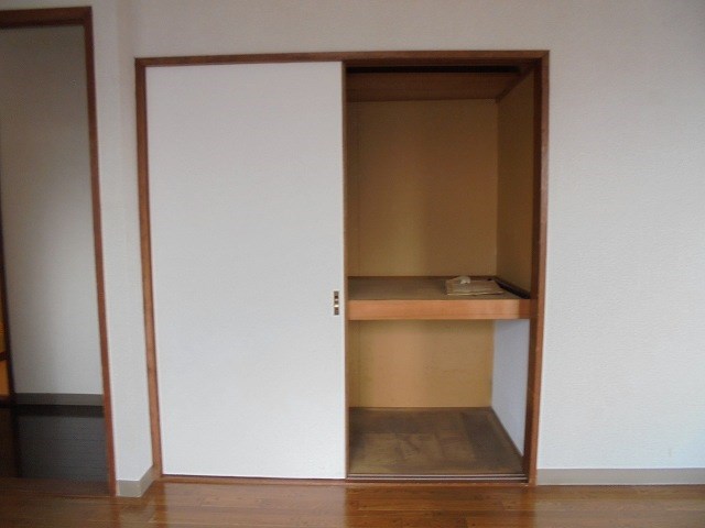 収納　写真は106号室です（参考）