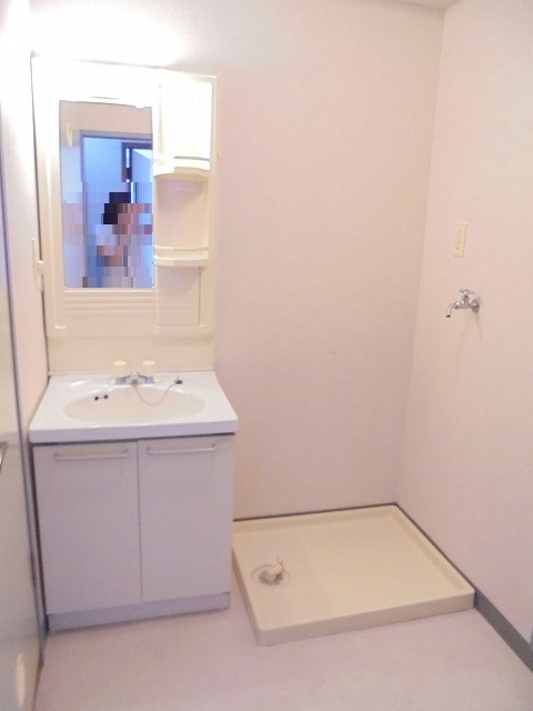 洗面設備　写真は106号室です（参考）
