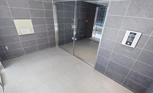 エントランス　清潔なエントランスです