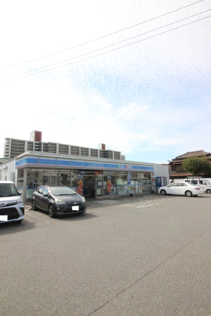 コンビニ　ローソン　福岡馬出五丁目店（コンビニ）まで550m