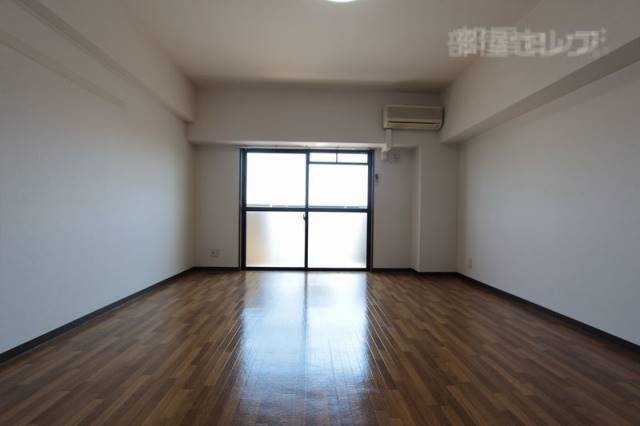 その他部屋・スペース　約１３帖の広々としたお部屋