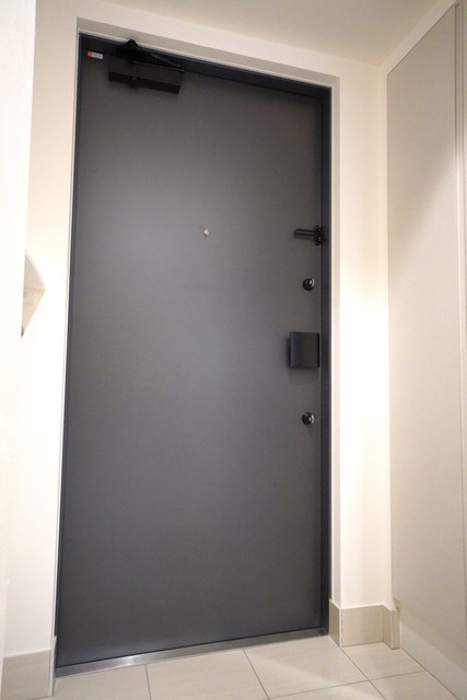 玄関　※写真は同タイプ住戸です。