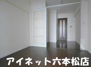 居室・リビング　家具のレイアウトが想像しやすいです。