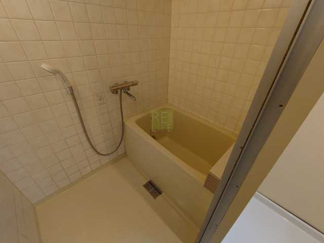 バス・シャワールーム　別部屋参考写真となります。
