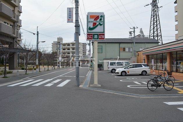 コンビニ　セブンイレブン大阪成育1丁目店（コンビニ）まで307m