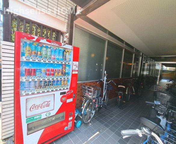 エントランス　ゆとりのあるエントランスです