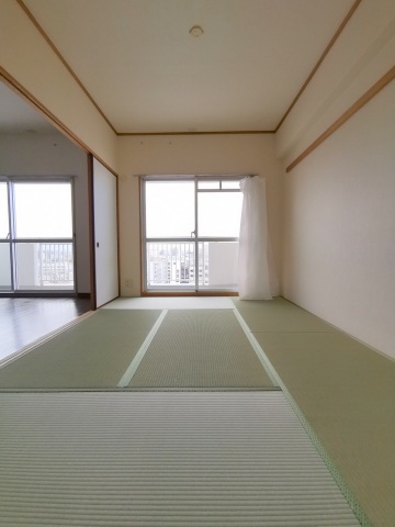 その他部屋・スペース　南向きで明るい和室