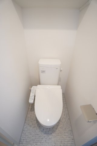 ＪＲ総武線 西千葉駅 徒歩10分 15階建 築1年のトイレ写真