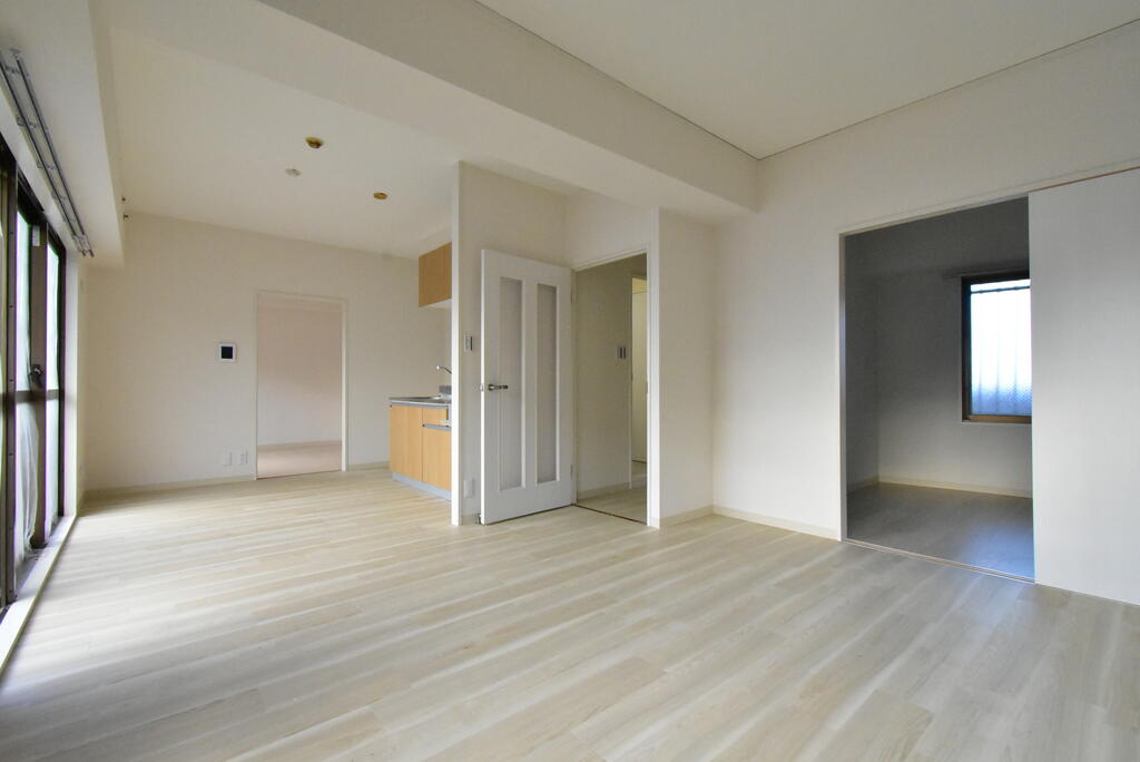 居室・リビング　同建物別部屋リフォーム参考写真。