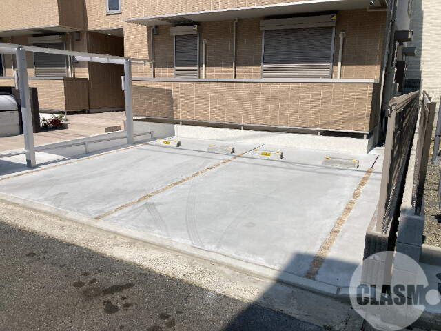 駐車場　敷地内駐車場