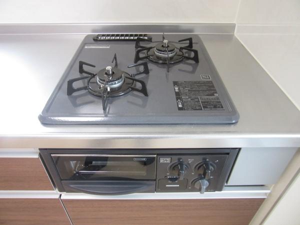 キッチン　写真は入居前の過去のものです