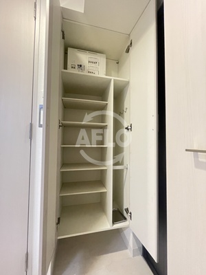 収納　エスリード難波VALORE