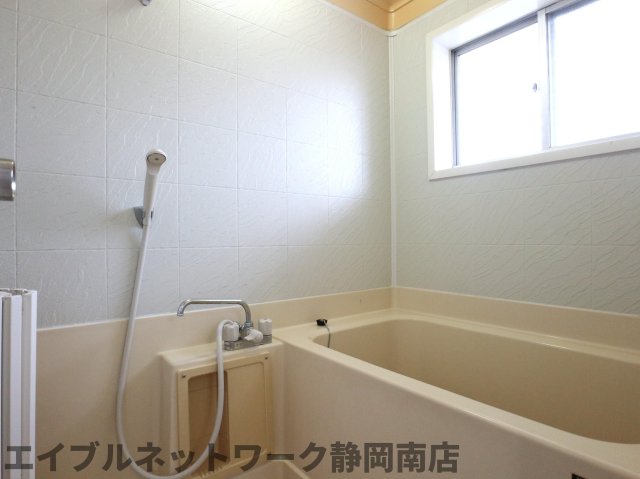 バス・シャワールーム　日々の疲れを癒すお風呂付です