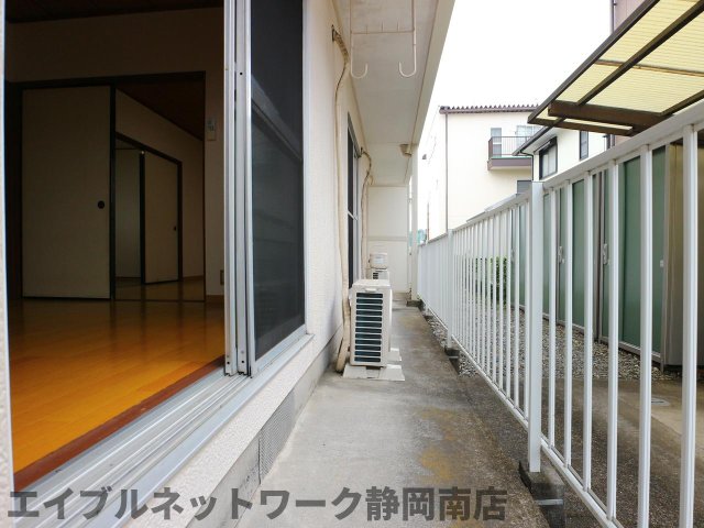 バルコニー　陽当たり良好なバルコニーです