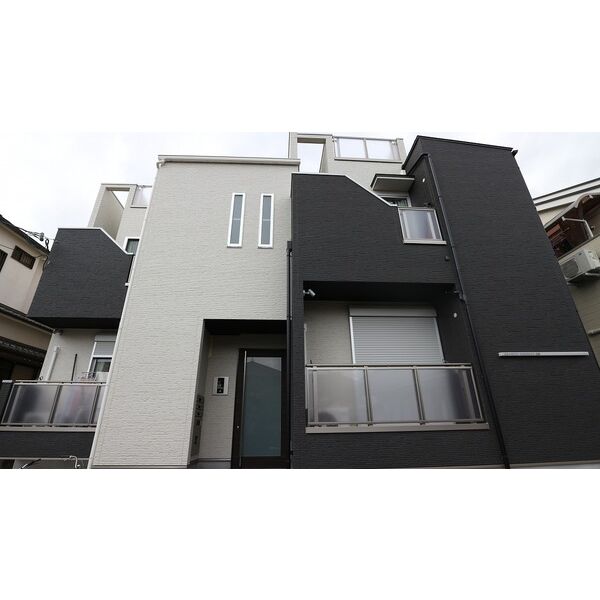建物外観　安心のオートロック付きです☆