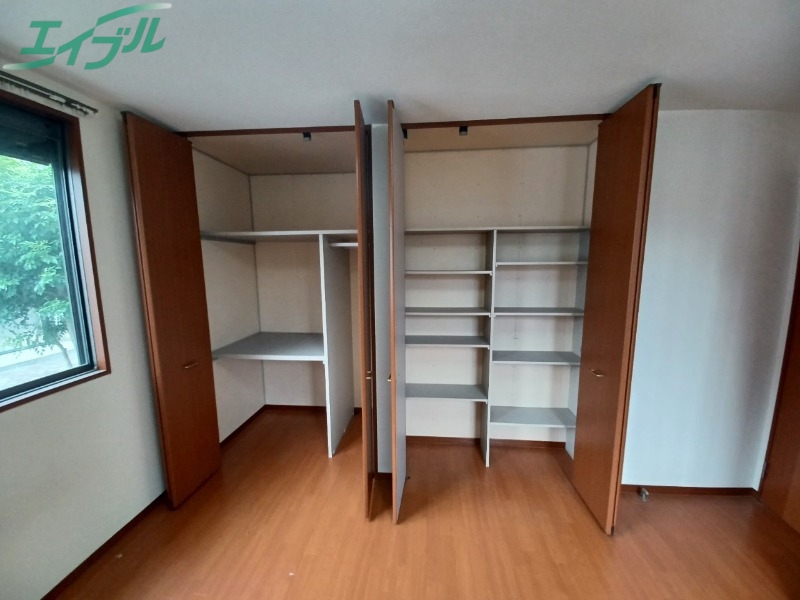 収納　同型参考写真