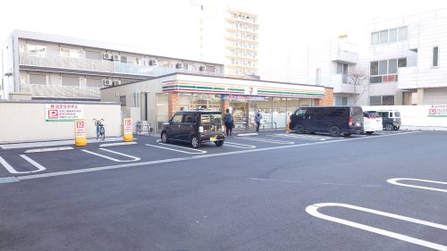 コンビニ　セブンイレブン 小山中央町店（コンビニ）まで411m