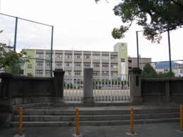 小学校　神戸市立御影小学校（小学校）まで528m