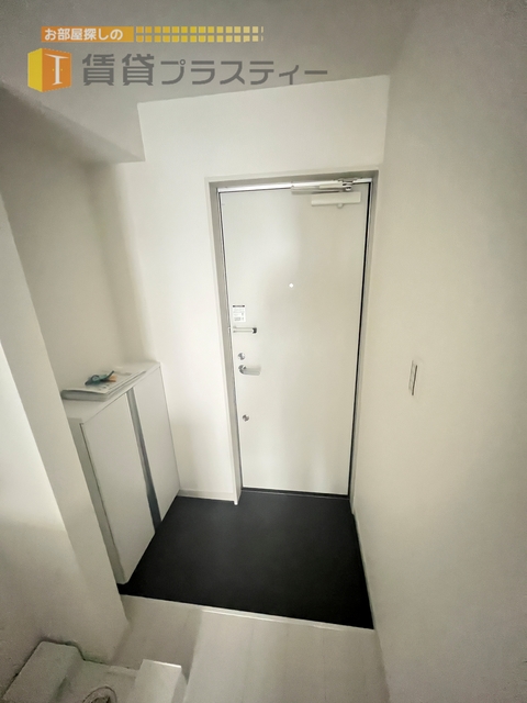 玄関　※別部屋の参考写真です