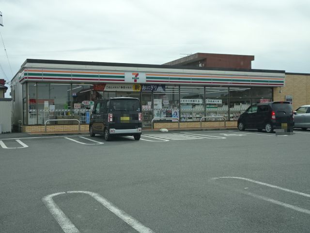 コンビニ　セブンイレブン静波店（コンビニ）まで500m