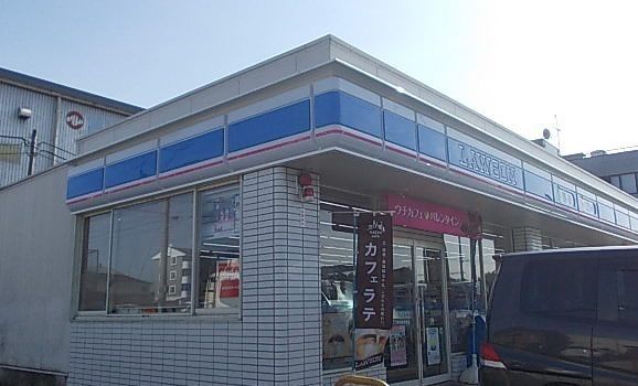 コンビニ　ローソン横浜金井町店（コンビニ）まで888m