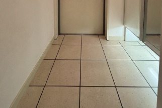 玄関　※別部屋の参考写真です。