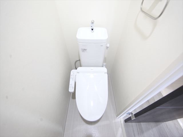 トイレ　温水洗浄便座付トイレ