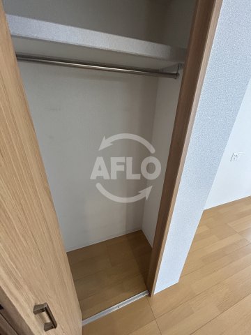 収納　UMEDA ISLAND RESIDENCE　クローゼット