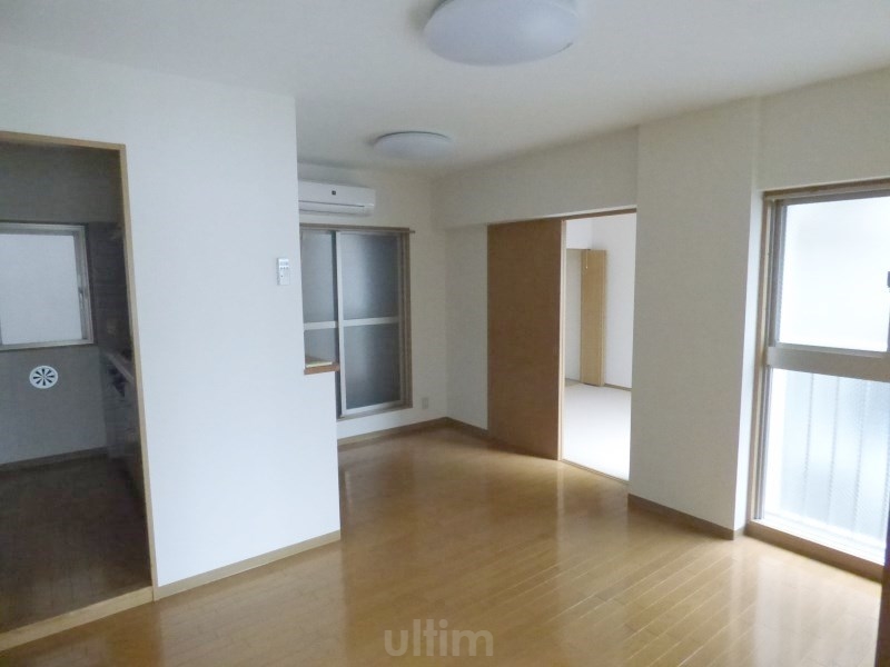 居室・リビング　※別のお部屋のお写真です。御参考までに。