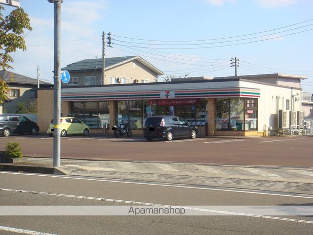 コンビニ　セブンイレブン（コンビニ）まで699m