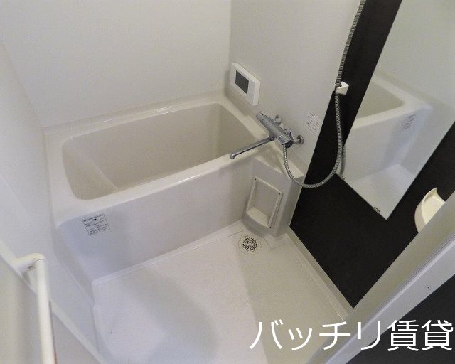 バス・シャワールーム　別号室写真の為現況を優先致します。