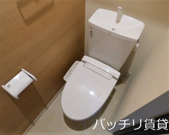 トイレ　別号室写真の為現況を優先致します。