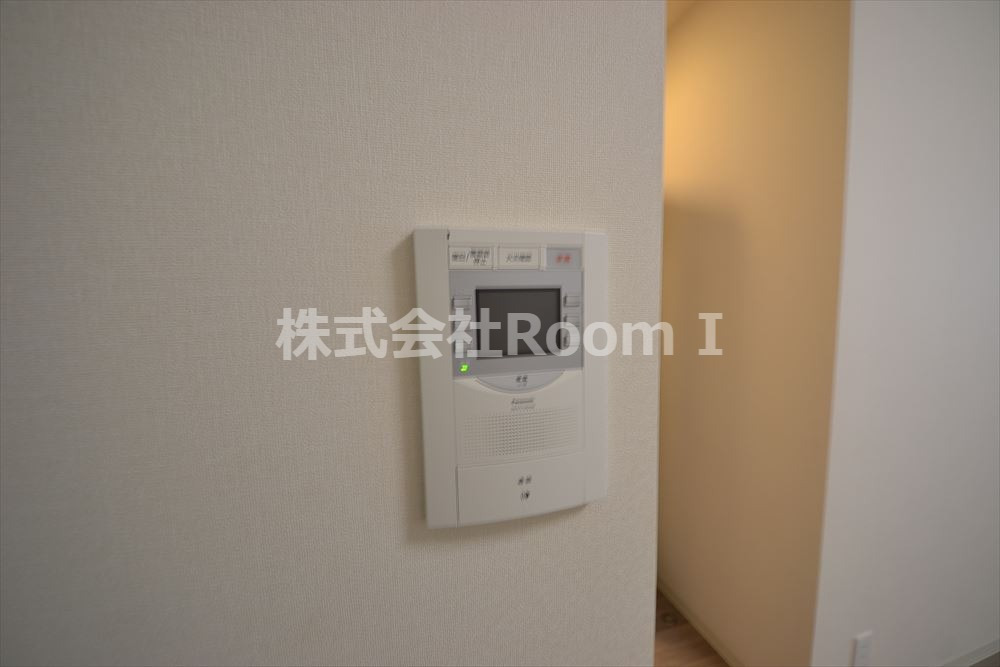 その他部屋・スペース　落ち着いた色調の寝室です