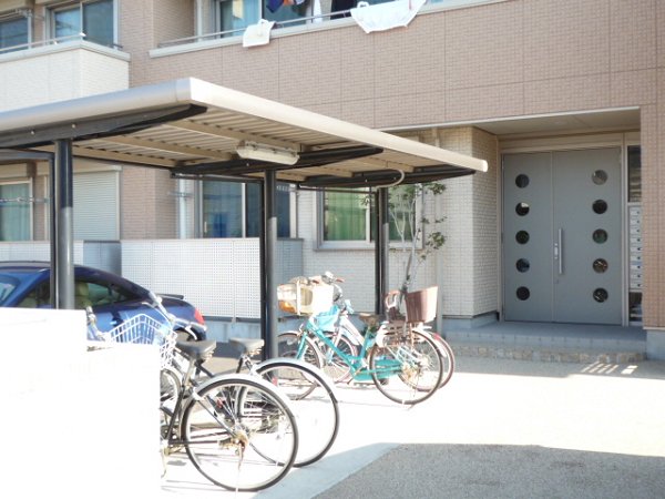 その他共有部分　自転車置場・エントランス