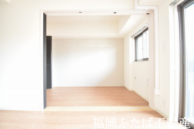 レディアントアーク薬院の居間写真