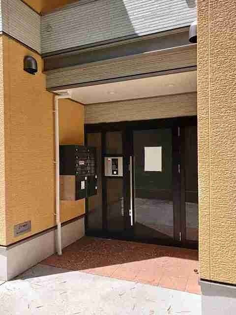 エントランス　オートロック完備