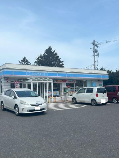 コンビニ　ローソン八戸北高校前店（コンビニ）まで243m