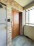 玄関　ドアが大きく複数人いても入れそうです