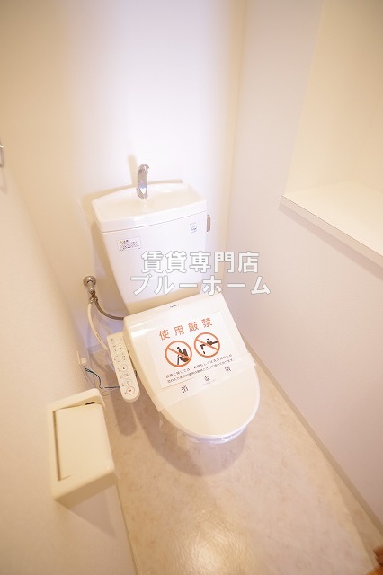 トイレ　温水洗浄便座付きのトイレです！