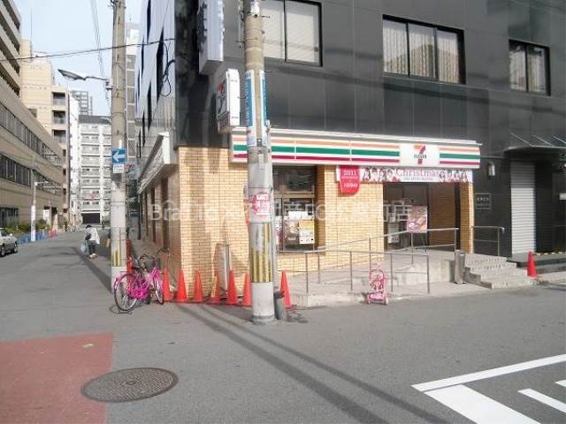 コンビニ　セブンイレブン大阪南堀江1丁目南店（コンビニ）まで80m