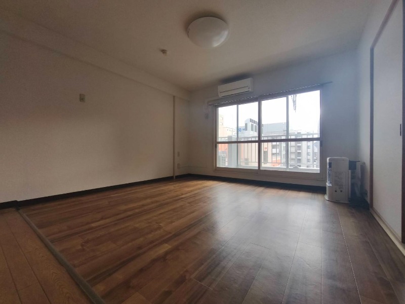 居室・リビング　広くてキレイなお部屋が広がっていて、充実した生活が送れそう。