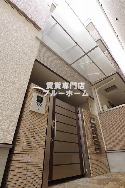建物外観　木造3階建ての物件！
