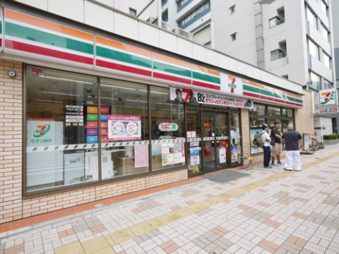 コンビニ　セブンイレブン　江東新大橋３丁目（コンビニ）まで192m