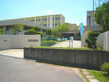 中学校　東落合中学校（中学校）まで650m