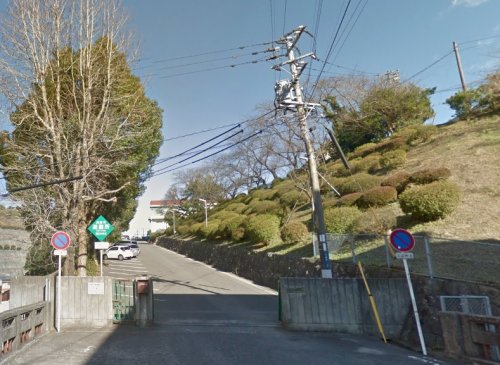 中学校　長崎市立滑石中学校（中学校）まで410m