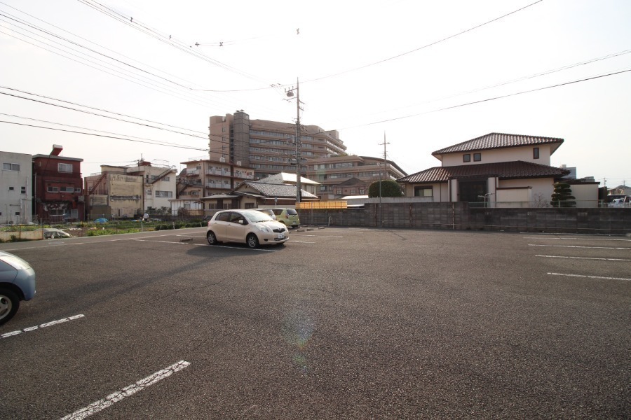 駐車場　駐車場