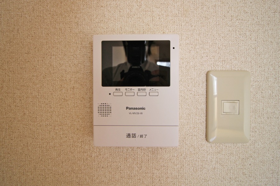 セキュリティ　モニター付きインターホン