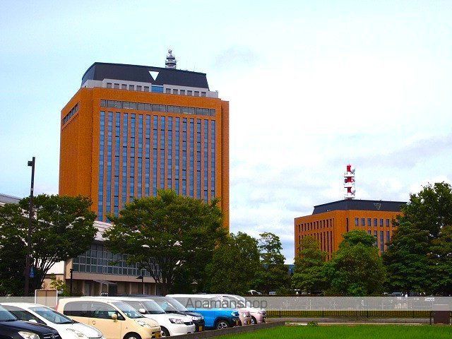 役所　石川県庁（役所）まで530m