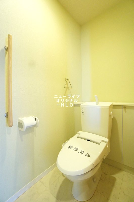 トイレ　あると嬉しい温水洗浄便座付き☆