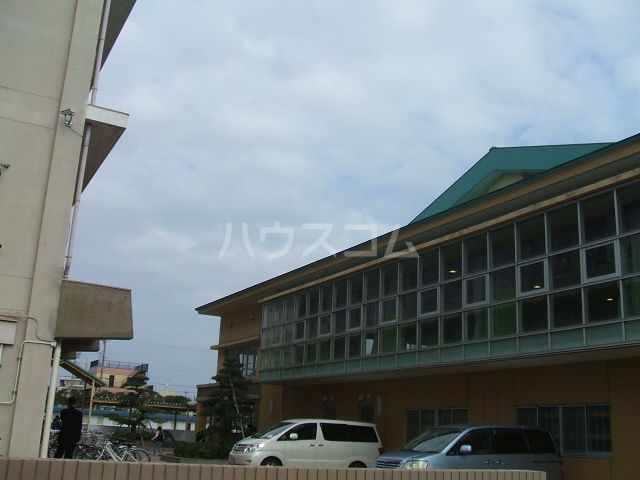 中学校　浜松市立南部中学校（中学校）まで748m